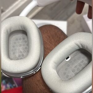 AirPods maxes